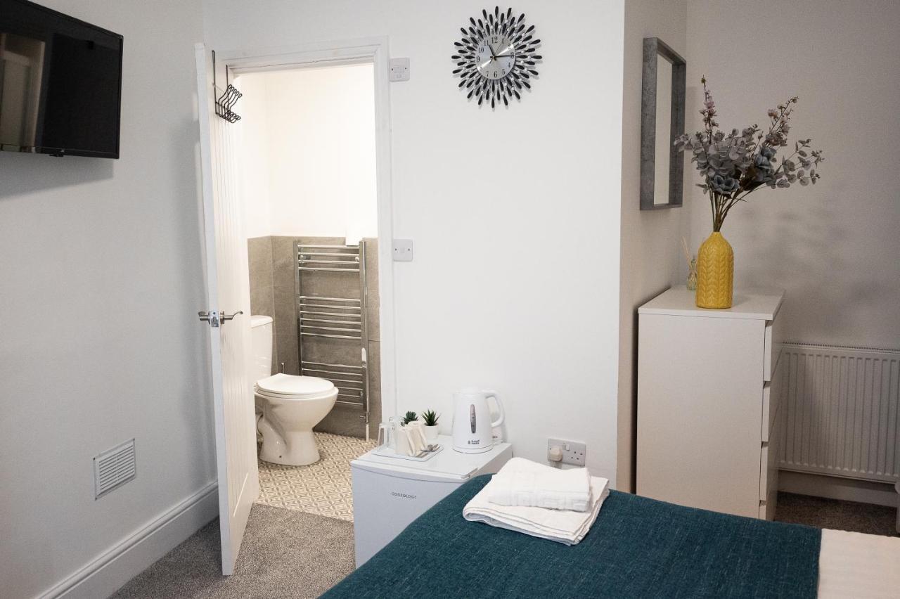 Elmo River Studios - 6 En-Suites In Wallasey - Easy Parking - Short And Long Stays Welcome Екстериор снимка