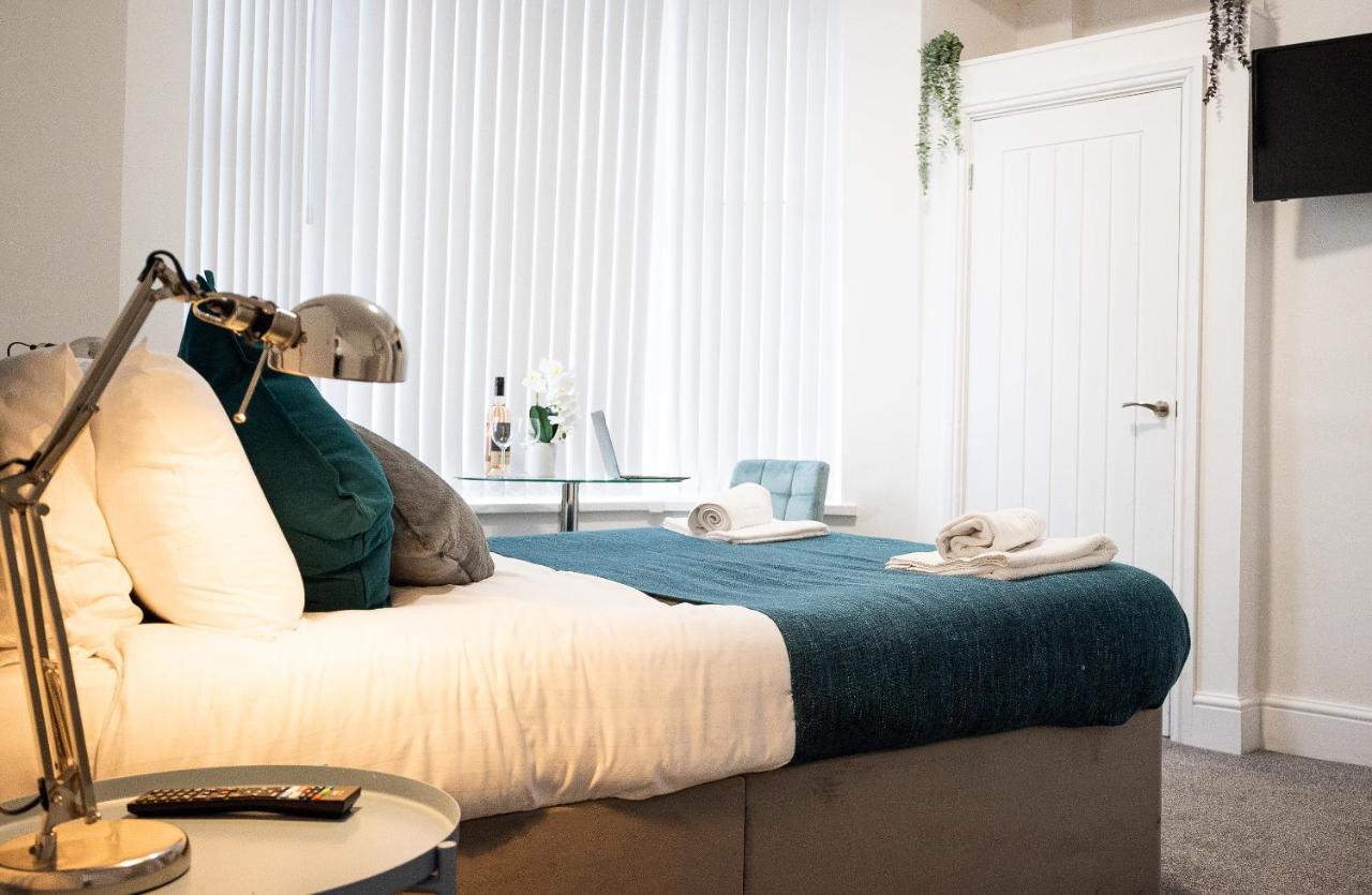 Elmo River Studios - 6 En-Suites In Wallasey - Easy Parking - Short And Long Stays Welcome Екстериор снимка