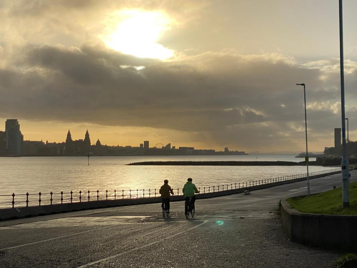 Elmo River Studios - 6 En-Suites In Wallasey - Easy Parking - Short And Long Stays Welcome Екстериор снимка